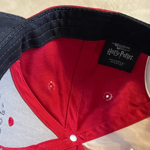Universal Studios Harry Potter hat - Picture 3 of 3